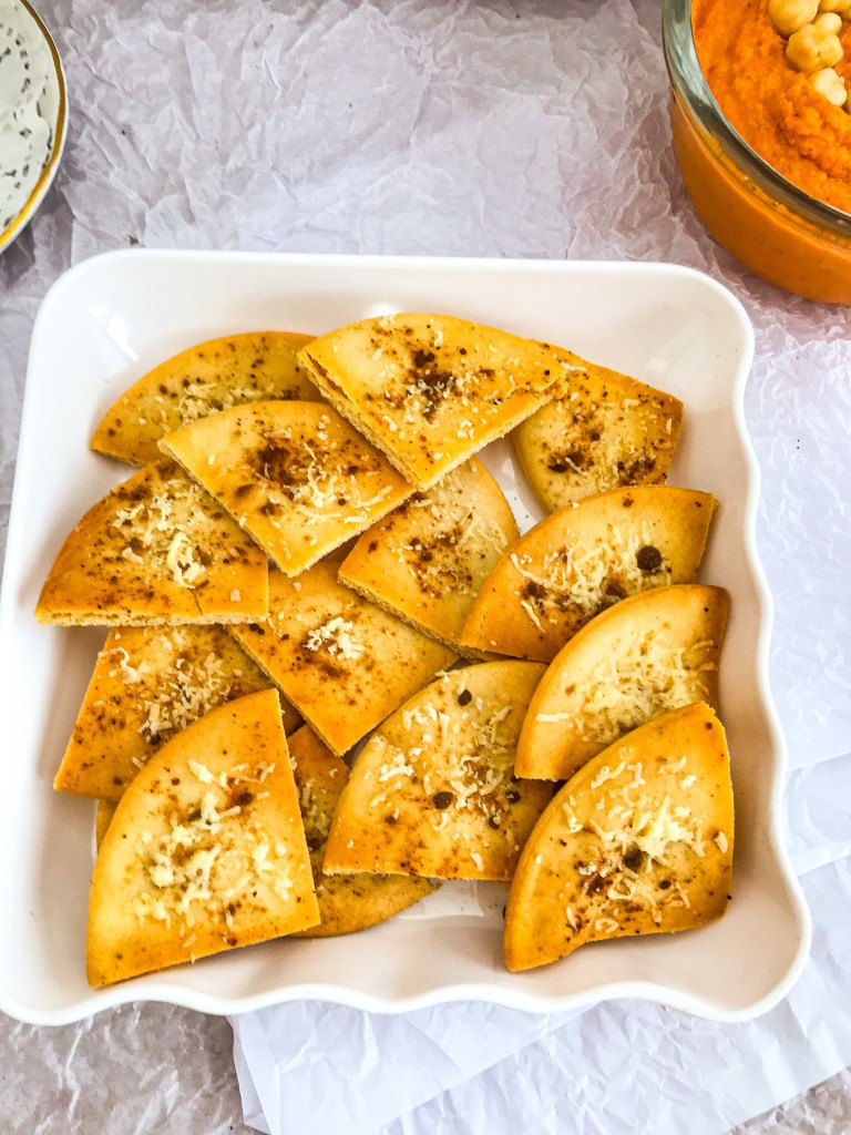 Crispy pita toast with hummus